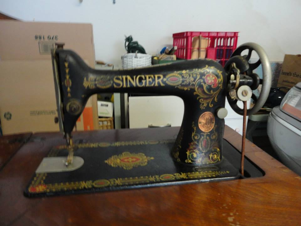 review of singer red eye sewing machine