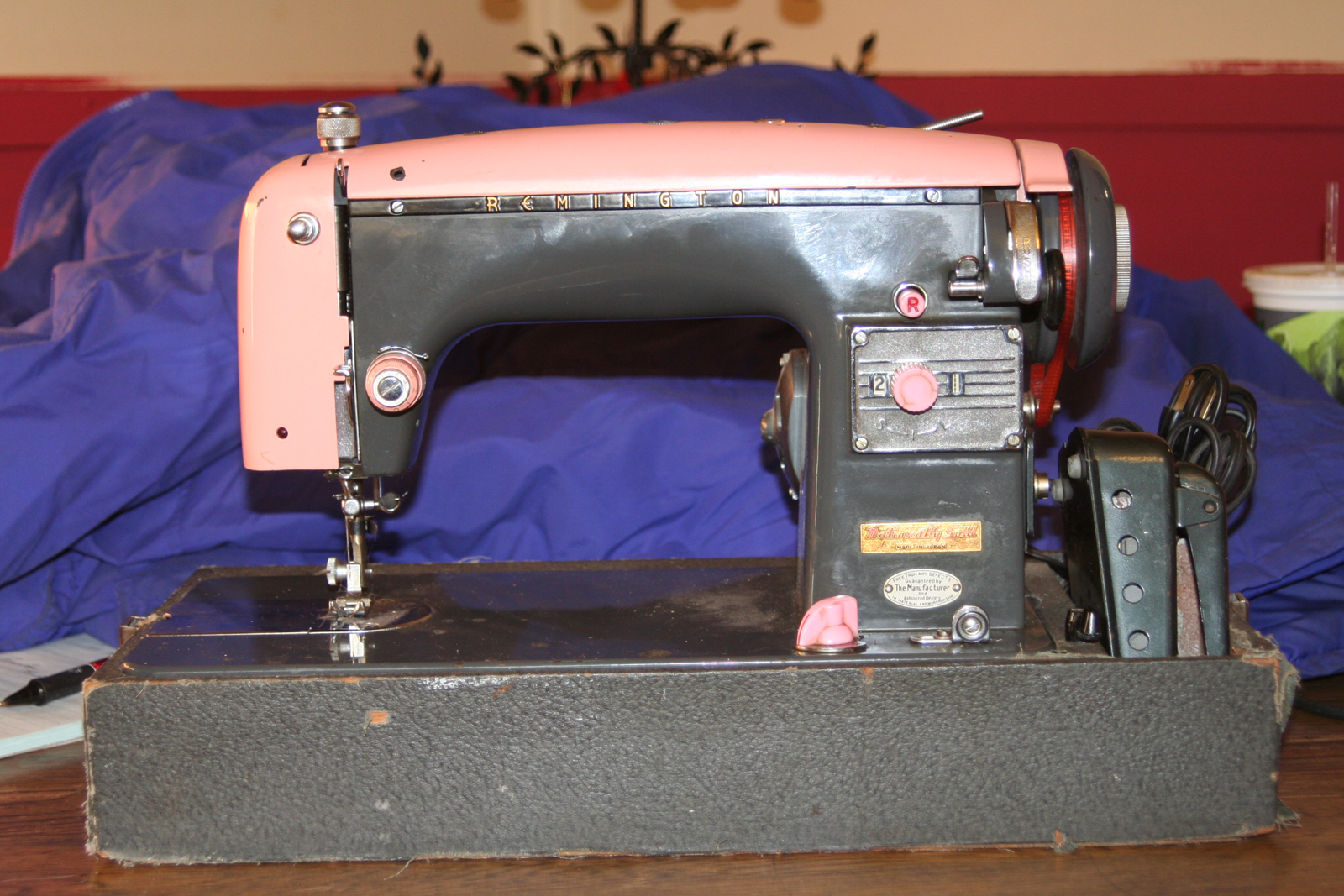 Sewing Machine >> quiltingboard.com #pink #pastel #sewingmachine